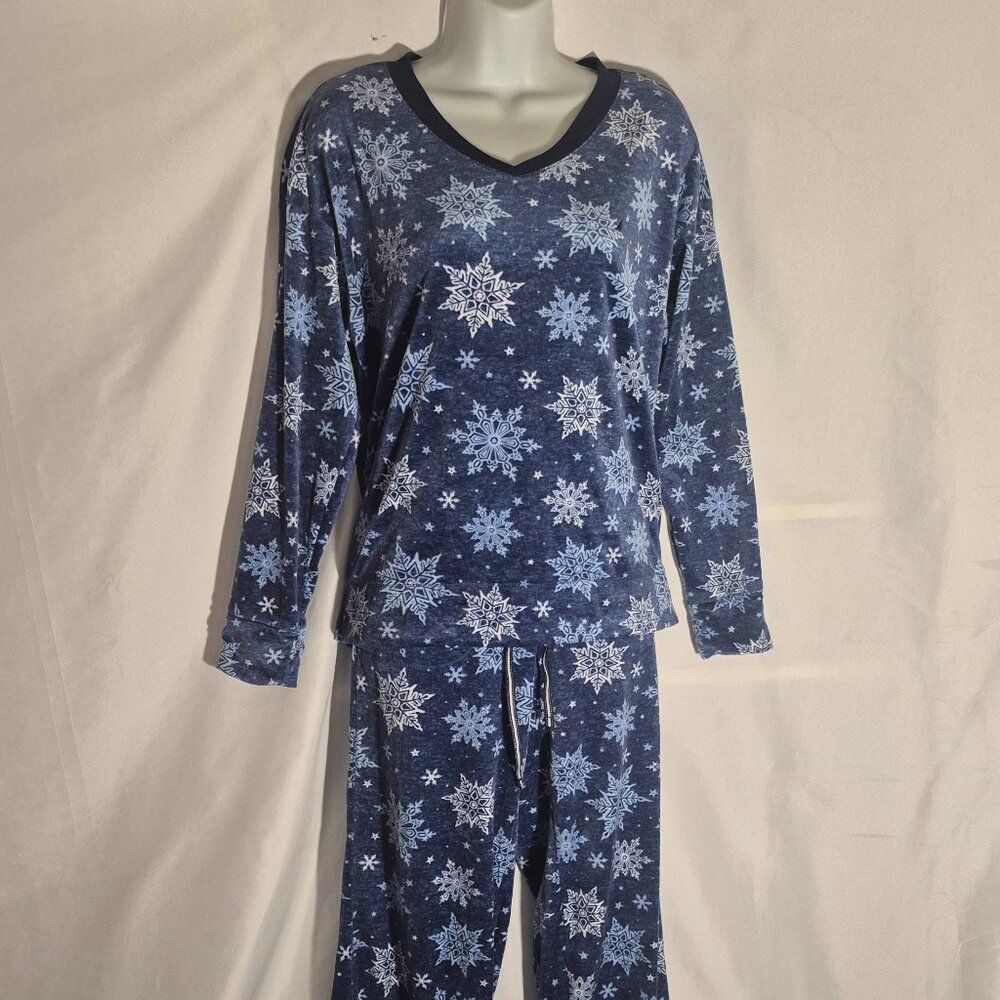 Nautica Pajama set. Blue/white snowflake design/ Small/ 30" waist NWOT